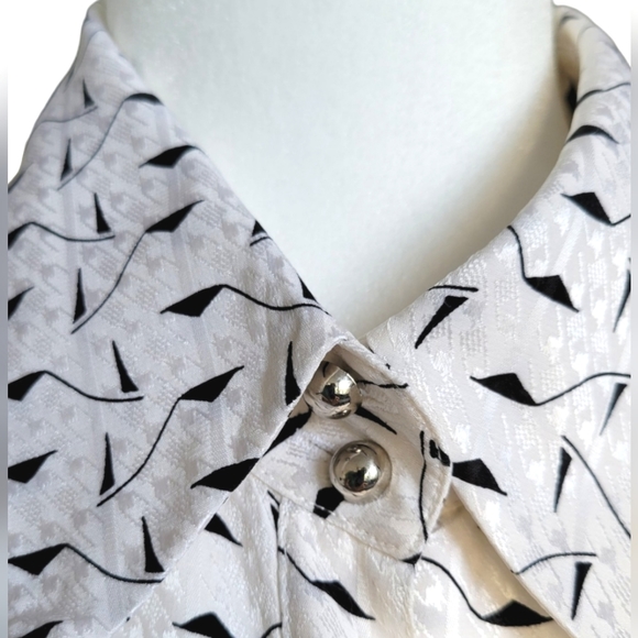 Due Per Due White Silk Blouse Collared Flowy Long Sleeve Double Cuffed Size 12 - Picture 9 of 17